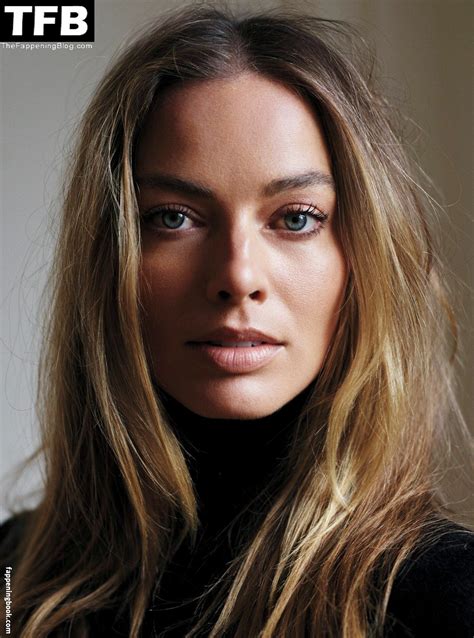 <strong>Margot</strong> Elise <strong>Robbie</strong> was born on 2 July 1990 in Dalby, Queensland, to Doug <strong>Robbie</strong>, a former farm-owner and sugarcane tycoon, and Sarie Kessler, a physiotherapist. . Nude margot robbie